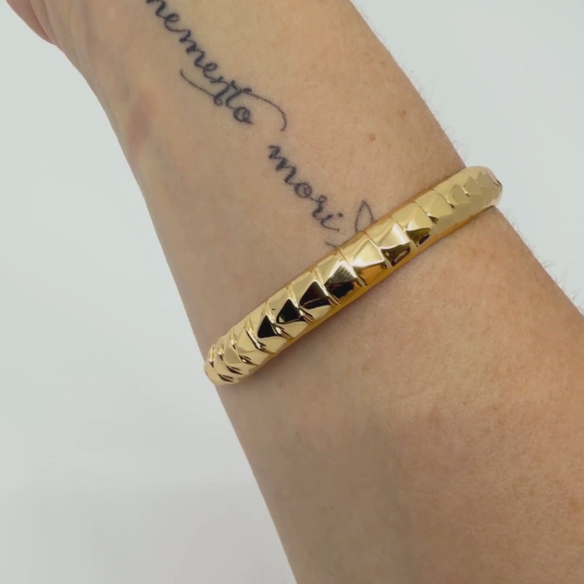 A+A A Embossed Cuff Detail Video